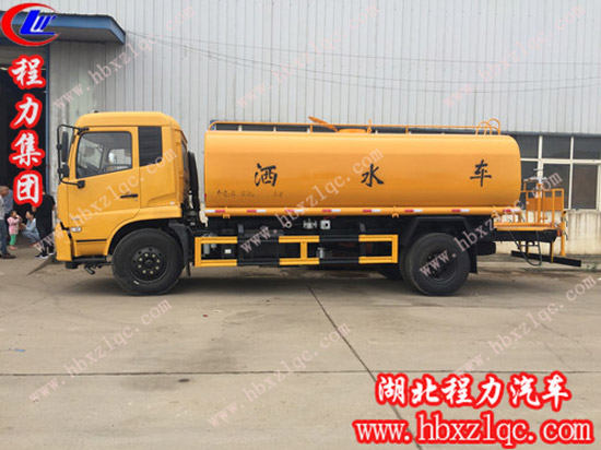 程力集團灑水車外觀顏色款式任你挑！